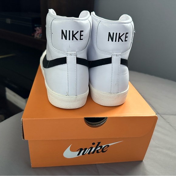 Nike Blazer shoes - Picture 3 of 5